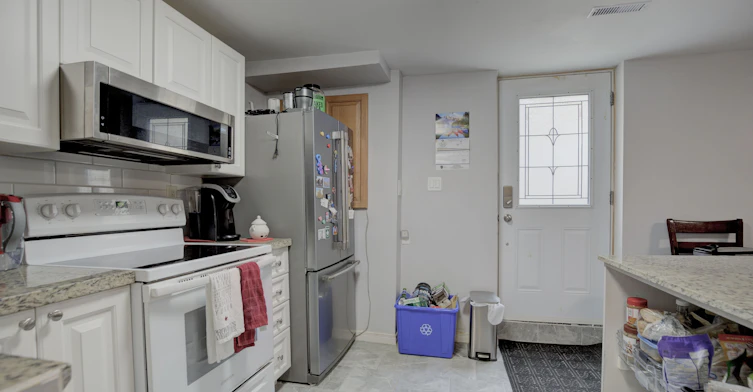 (Basement)-2 Viceregal Court, Whitby, ON, L1N 6R2 - 12