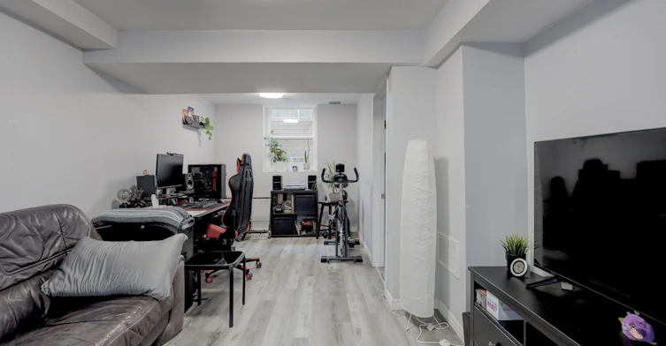 (Basement)-2 Viceregal Court, Whitby, ON, L1N 6R2 - 8