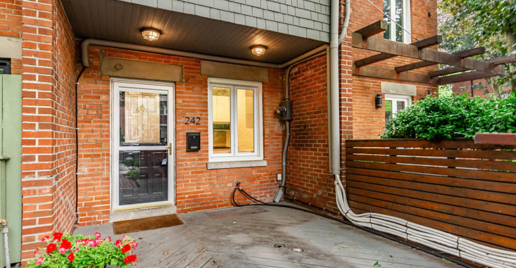 242 Waverley Road, Toronto, ON, M4L 3T3 - 3