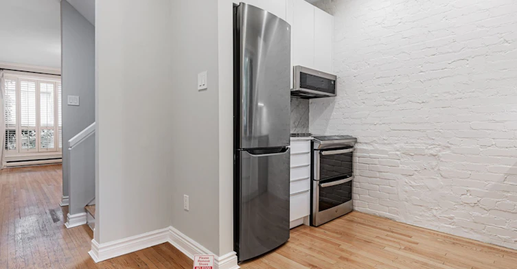242 Waverley Road, Toronto, ON, M4L 3T3 - 9