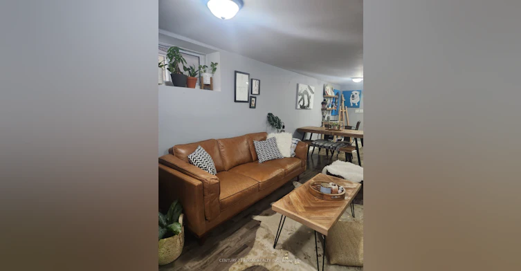 Lower-1117 Queen Street E, Toronto, ON, M4M 1K9 - 4