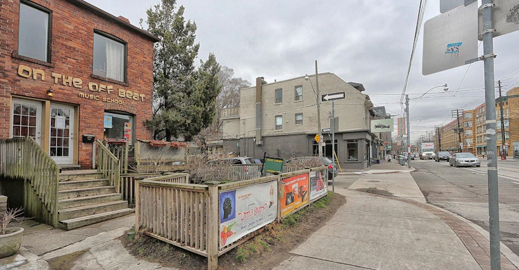 Lower-1117 Queen Street E, Toronto, ON, M4M 1K9 - 13