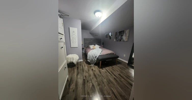 Lower-1117 Queen Street E, Toronto, ON, M4M 1K9 - 10