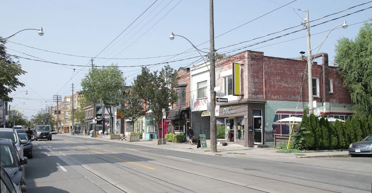 Lower-1117 Queen Street E, Toronto, ON, M4M 1K9 - 17