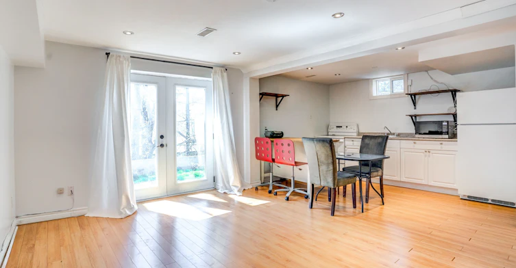 BSMT-17 Avis Crescent, Toronto, ON, M4B 1B8 - 7