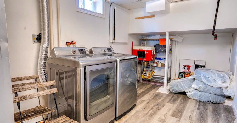 BSMT-17 Avis Crescent, Toronto, ON, M4B 1B8 - 19