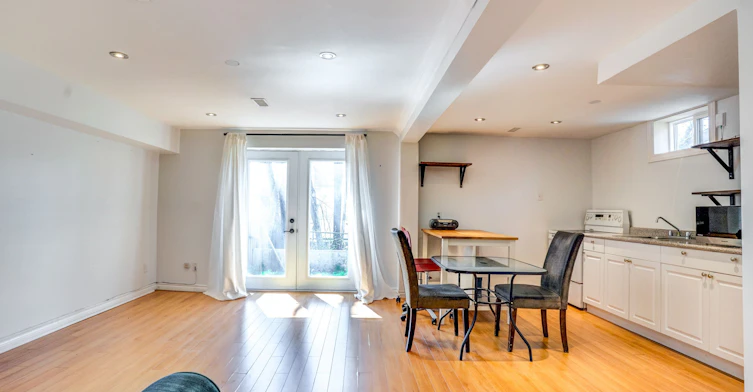 BSMT-17 Avis Crescent, Toronto, ON, M4B 1B8 - 5
