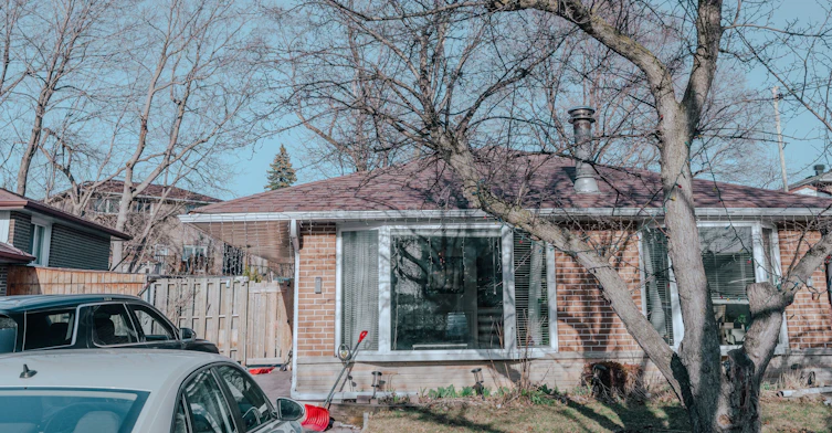 Upper-20 Manorglen Crescent, Toronto, ON, M1S 1W4