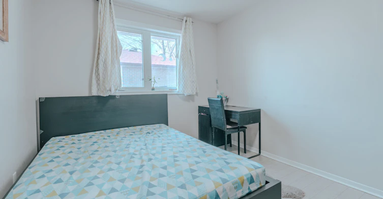 Upper-20 Manorglen Crescent, Toronto, ON, M1S 1W4 - 9