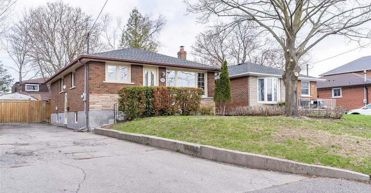 98 Wayne Avenue, Oshawa, ON, L1G 3P9