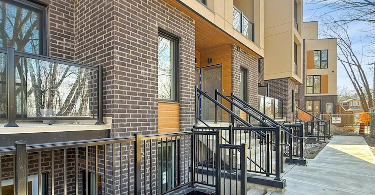 5-170 Clonmore Drive, Toronto, ON, M1N 0B9 - 2