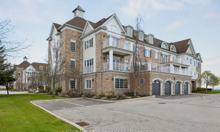 101-385 Lakebreeze Drive