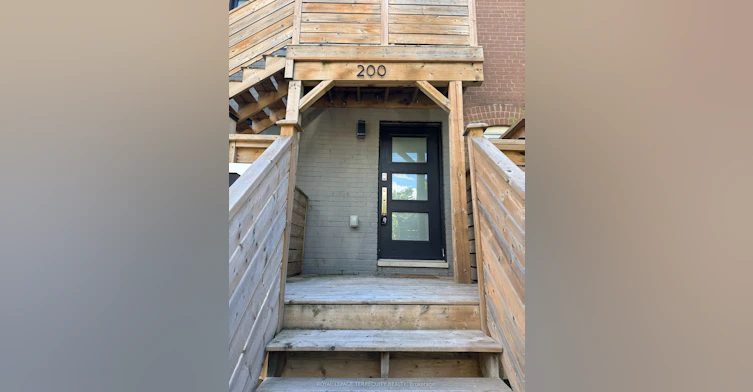 2-200 Munro Street, Toronto, ON, M4M 2C2 - 2