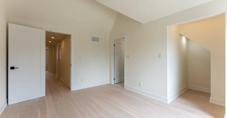8 Doncaster Avenue, Toronto, ON, M4C 1Y5 - 21