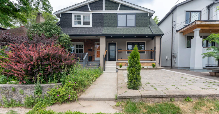 8 Doncaster Avenue, Toronto, ON, M4C 1Y5