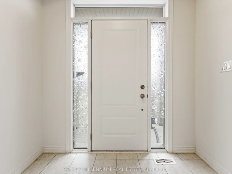 775 Chinook Path, Oshawa, ON, L1H 0A7 - 4