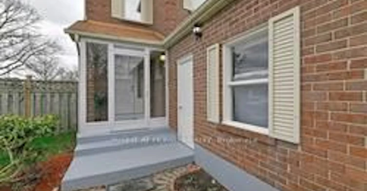 19 Grover Drive, Toronto, ON, M1C 4L1 - 2