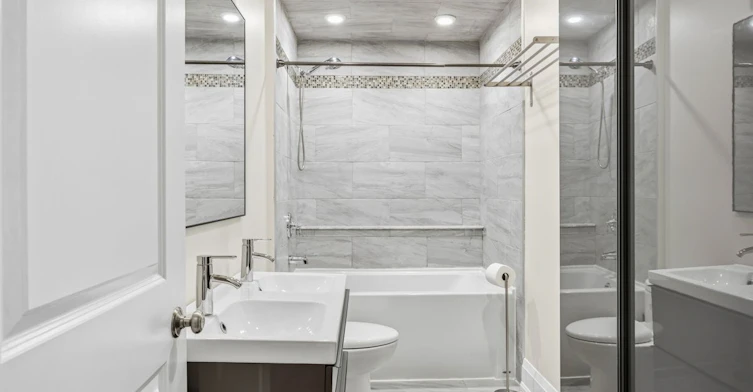 Main-1885 Kingston Road, Toronto, ON, M1N 1T3 - 20