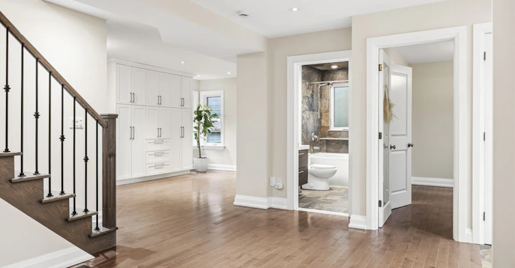 Main-1885 Kingston Road, Toronto, ON, M1N 1T3 - 7