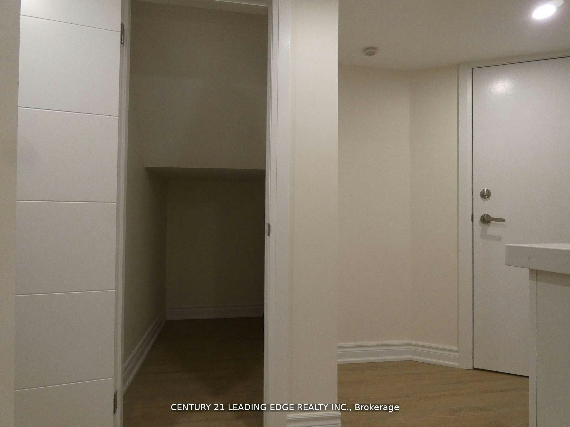 Lower-26 Scotswood Road, Toronto, ON, M1R 3N2 - 3