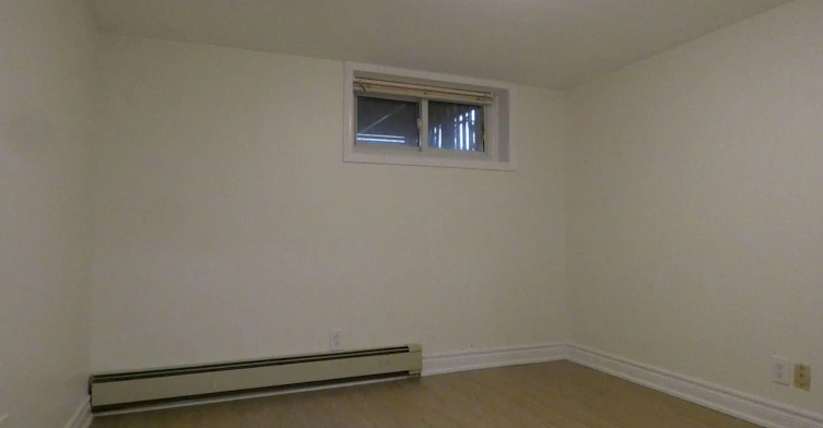 Lower-26 Scotswood Road, Toronto, ON, M1R 3N2 - 11