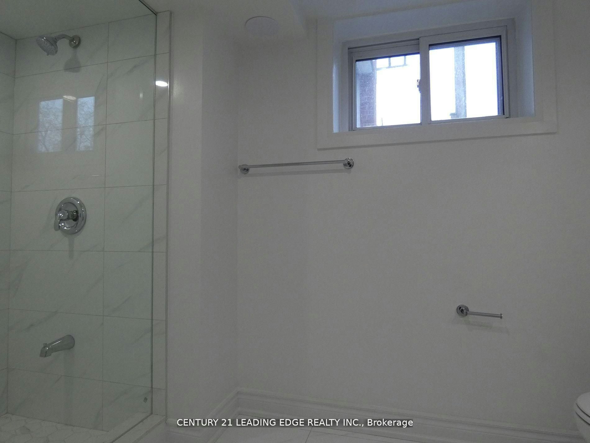 Lower-26 Scotswood Road, Toronto, ON, M1R 3N2 - 18