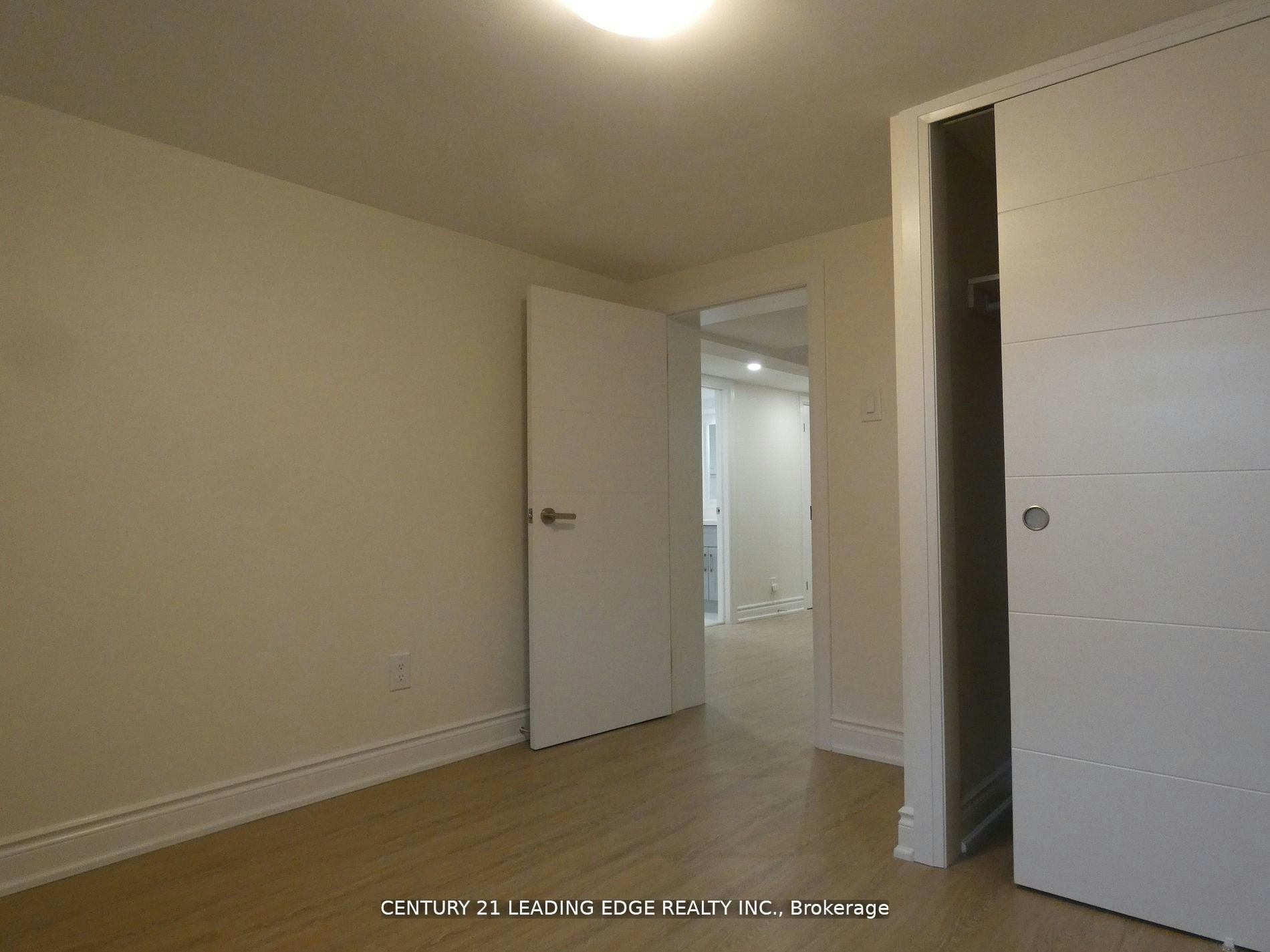 Lower-26 Scotswood Road, Toronto, ON, M1R 3N2 - 14