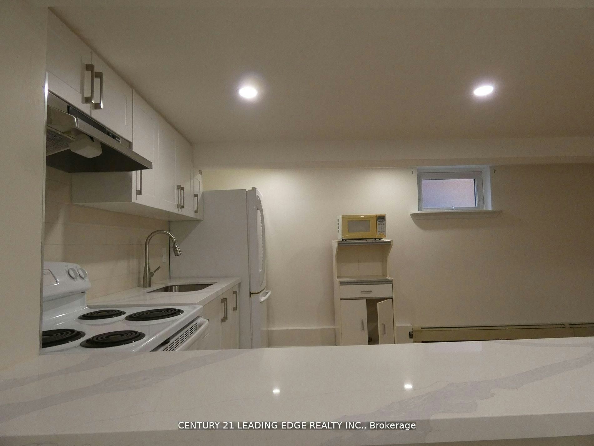 Lower-26 Scotswood Road, Toronto, ON, M1R 3N2 - 28