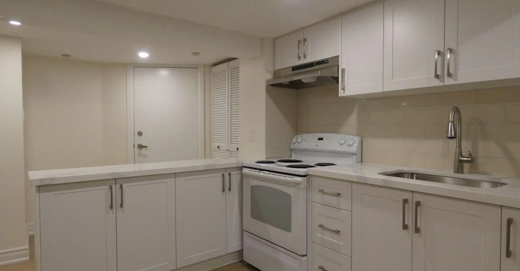 Lower-26 Scotswood Road, Toronto, ON, M1R 3N2 - 22