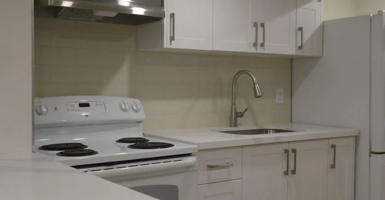 Lower-26 Scotswood Road, Toronto, ON, M1R 3N2 - 21