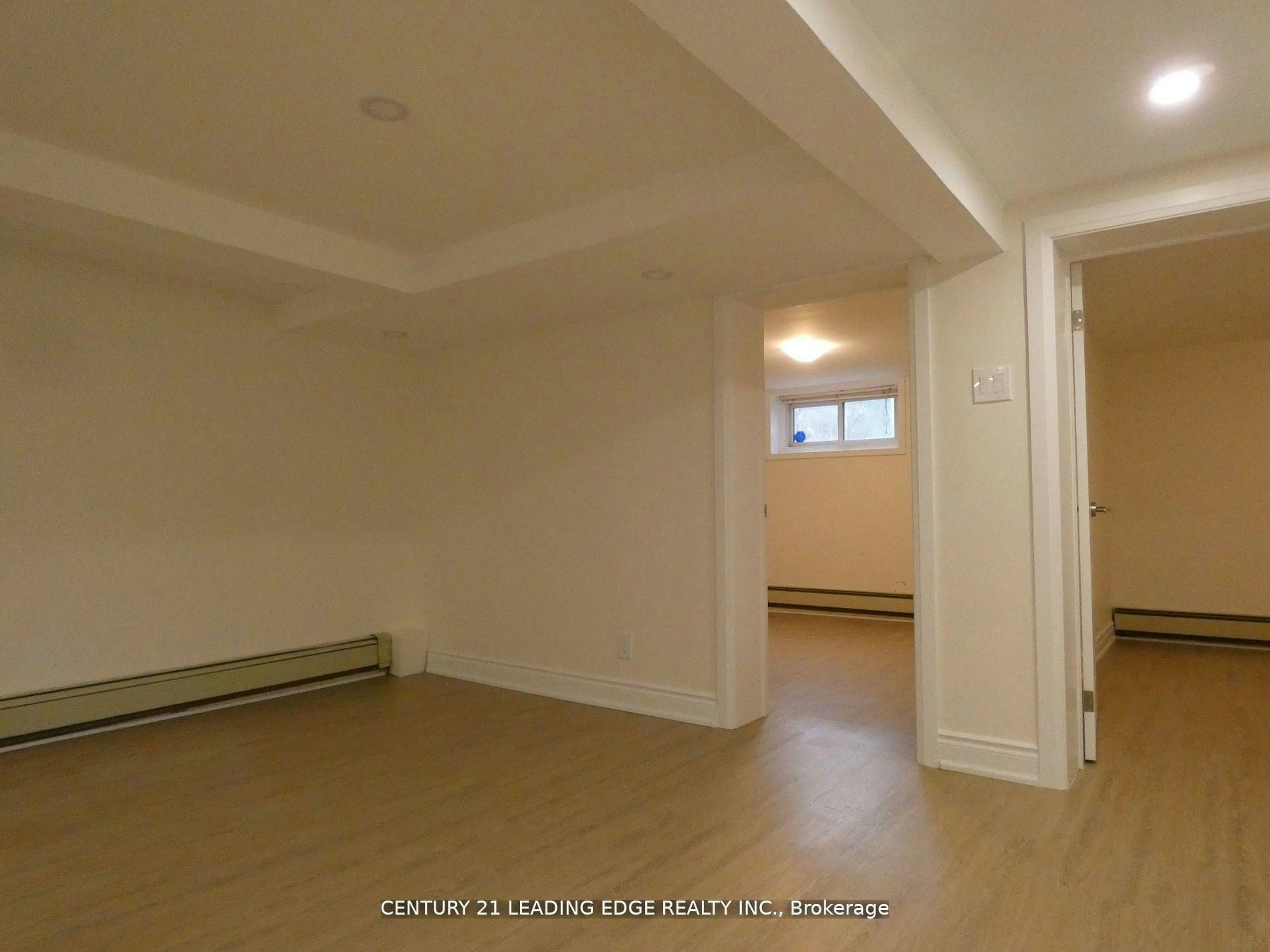 Lower-26 Scotswood Road, Toronto, ON, M1R 3N2 - 10