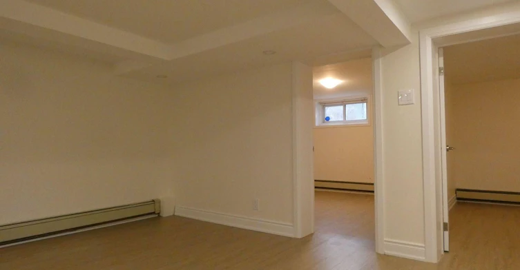 Lower-26 Scotswood Road, Toronto, ON, M1R 3N2 - 10