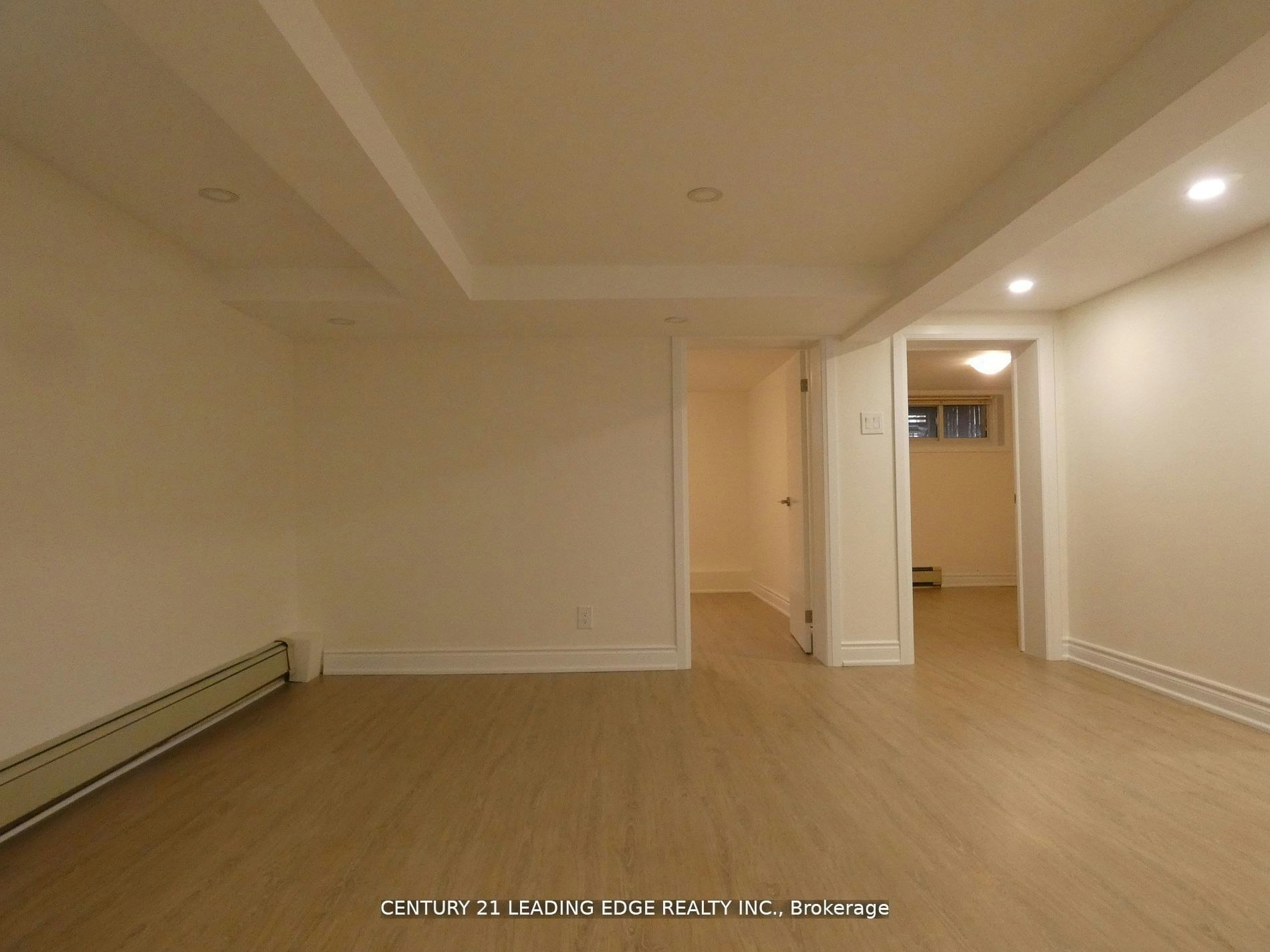 Lower-26 Scotswood Road, Toronto, ON, M1R 3N2 - 8