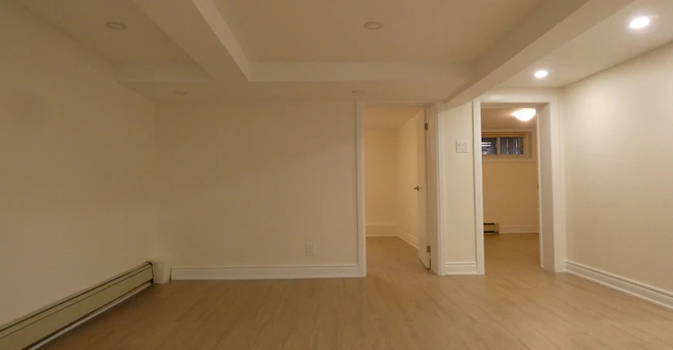 Lower-26 Scotswood Road, Toronto, ON, M1R 3N2 - 8