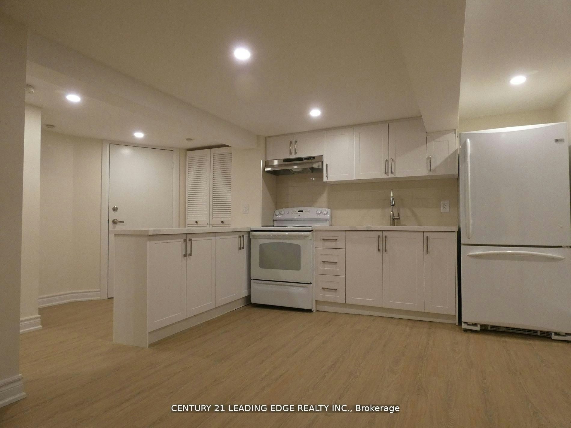 Lower-26 Scotswood Road, Toronto, ON, M1R 3N2 - 5