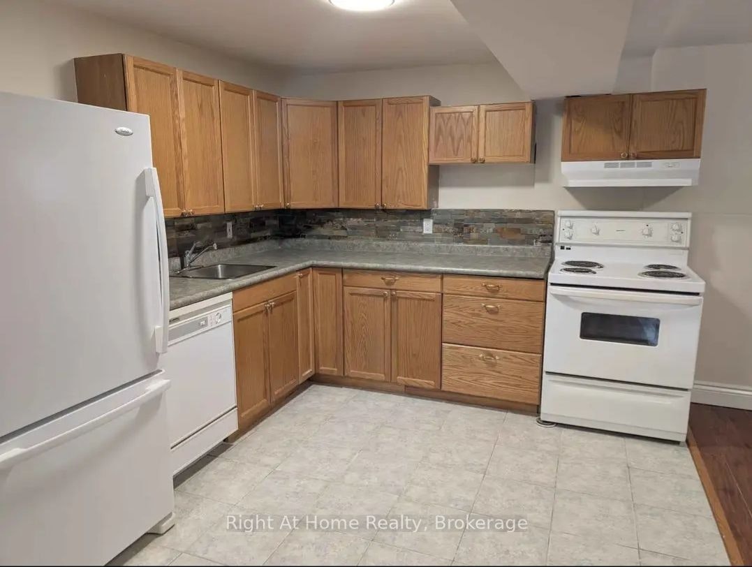 B-40 Prospect Street, Clarington, ON, L1H 1C7 - 2