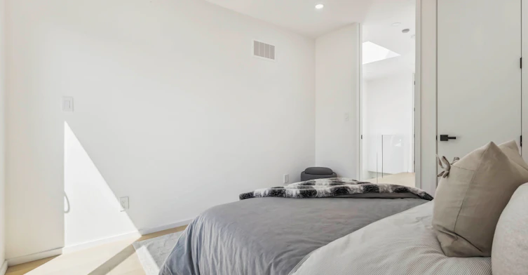 Furnished Upper-43A Cummings Street, Toronto, ON, M4M 1M9 - 30
