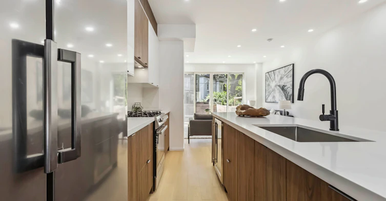 Upper-43A Cummings Street, Toronto, ON, M4M 1M9 - 10