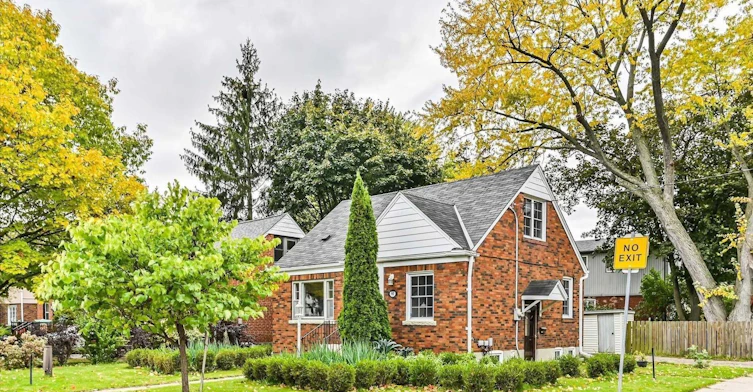 40 Plaxton Drive, Toronto, ON, M4B 2P9 - 7