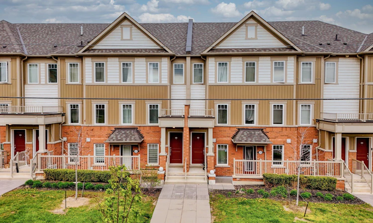128-2500 Hill Rise Court