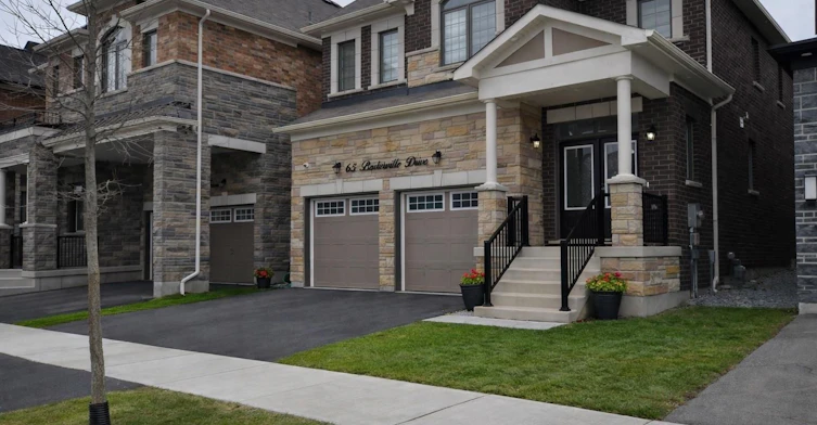 65 Barkerville Drive, Whitby, ON, L1P 0L8 - 2