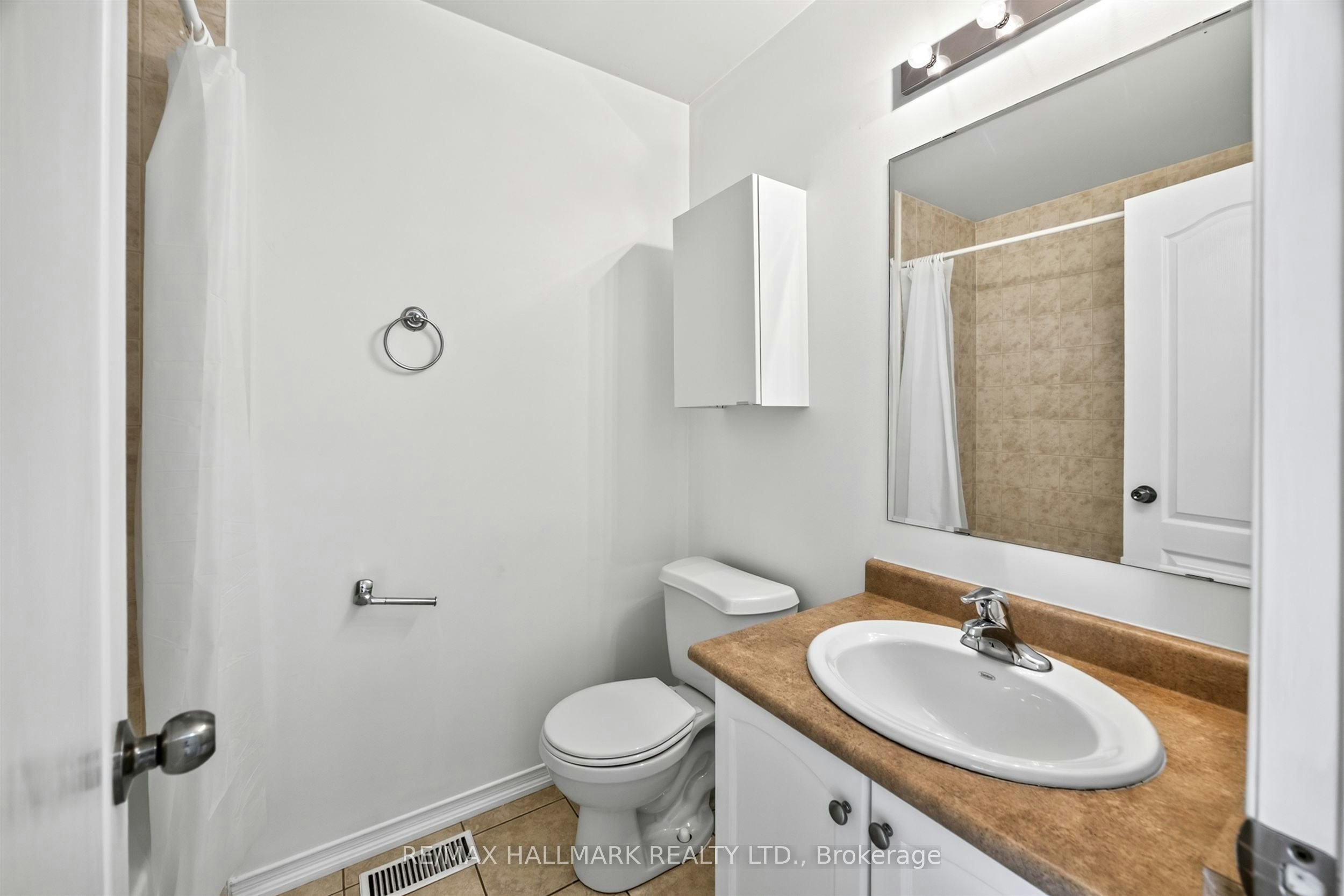 10 Linnell Street, Ajax, ON, L1Z 0K9 - 40