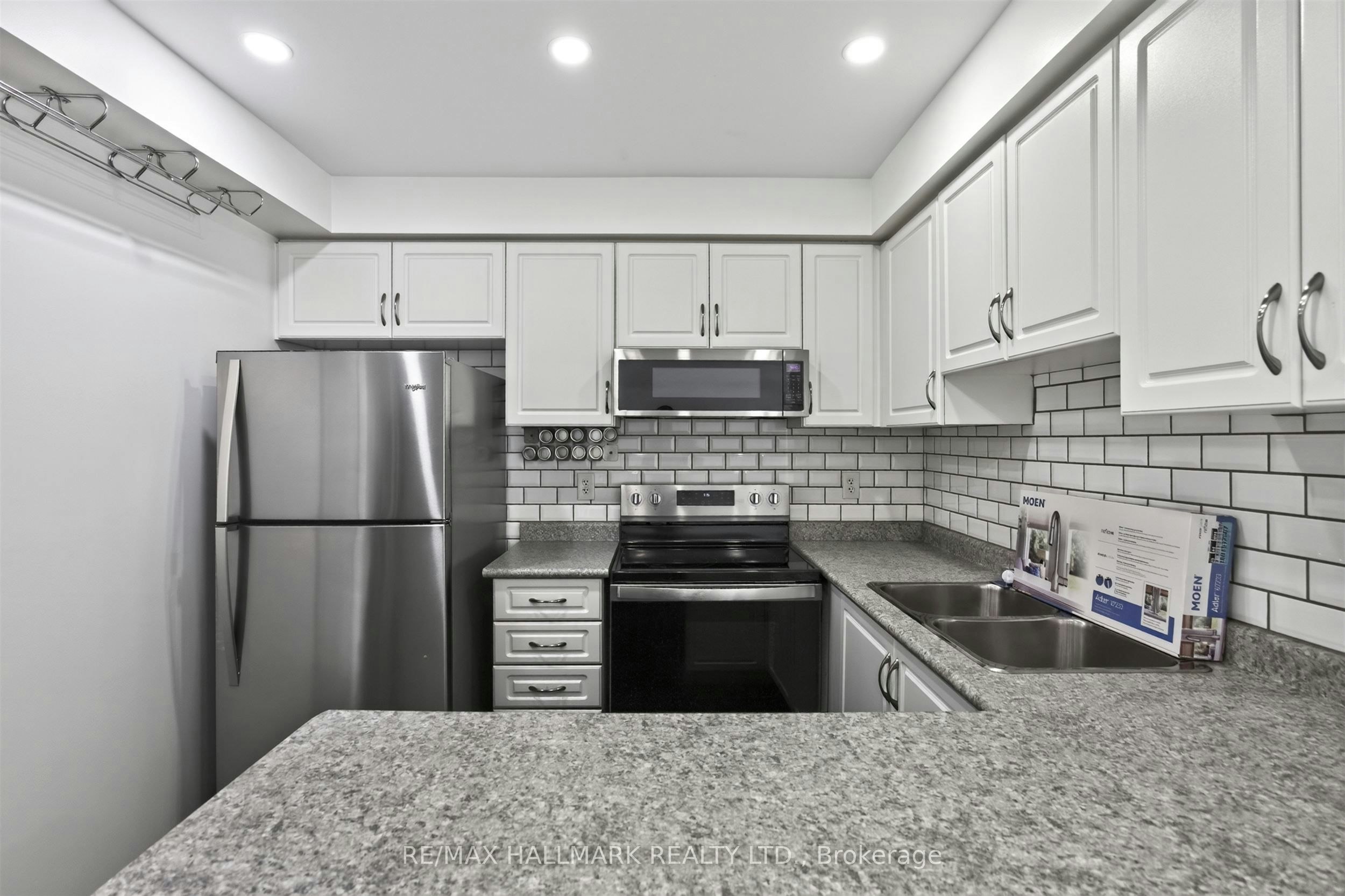 10 Linnell Street, Ajax, ON, L1Z 0K9 - 16