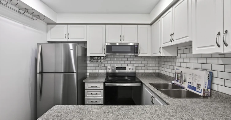 10 Linnell Street, Ajax, ON, L1Z 0K9 - 16