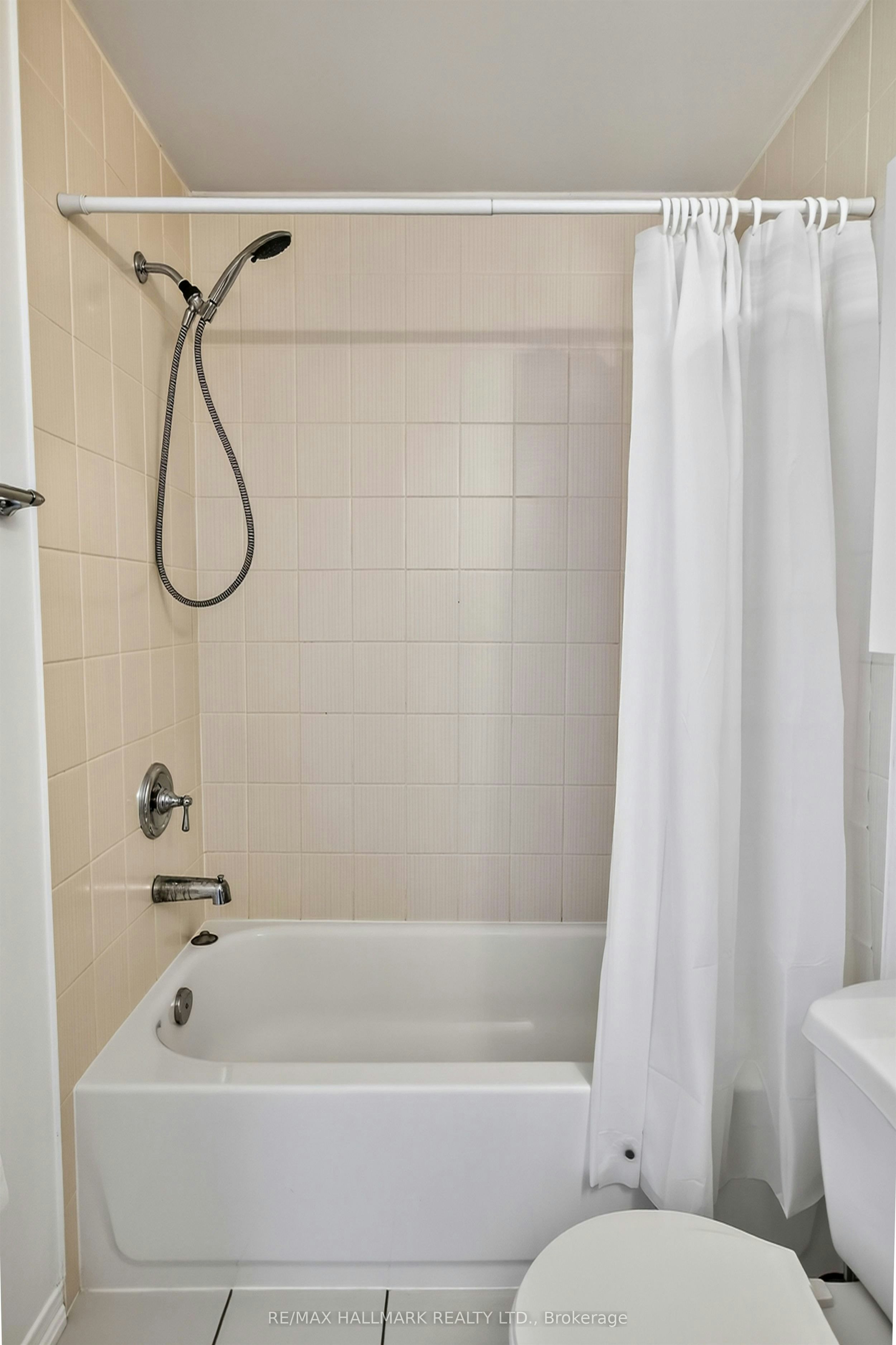 10 Linnell Street, Ajax, ON, L1Z 0K9 - 33
