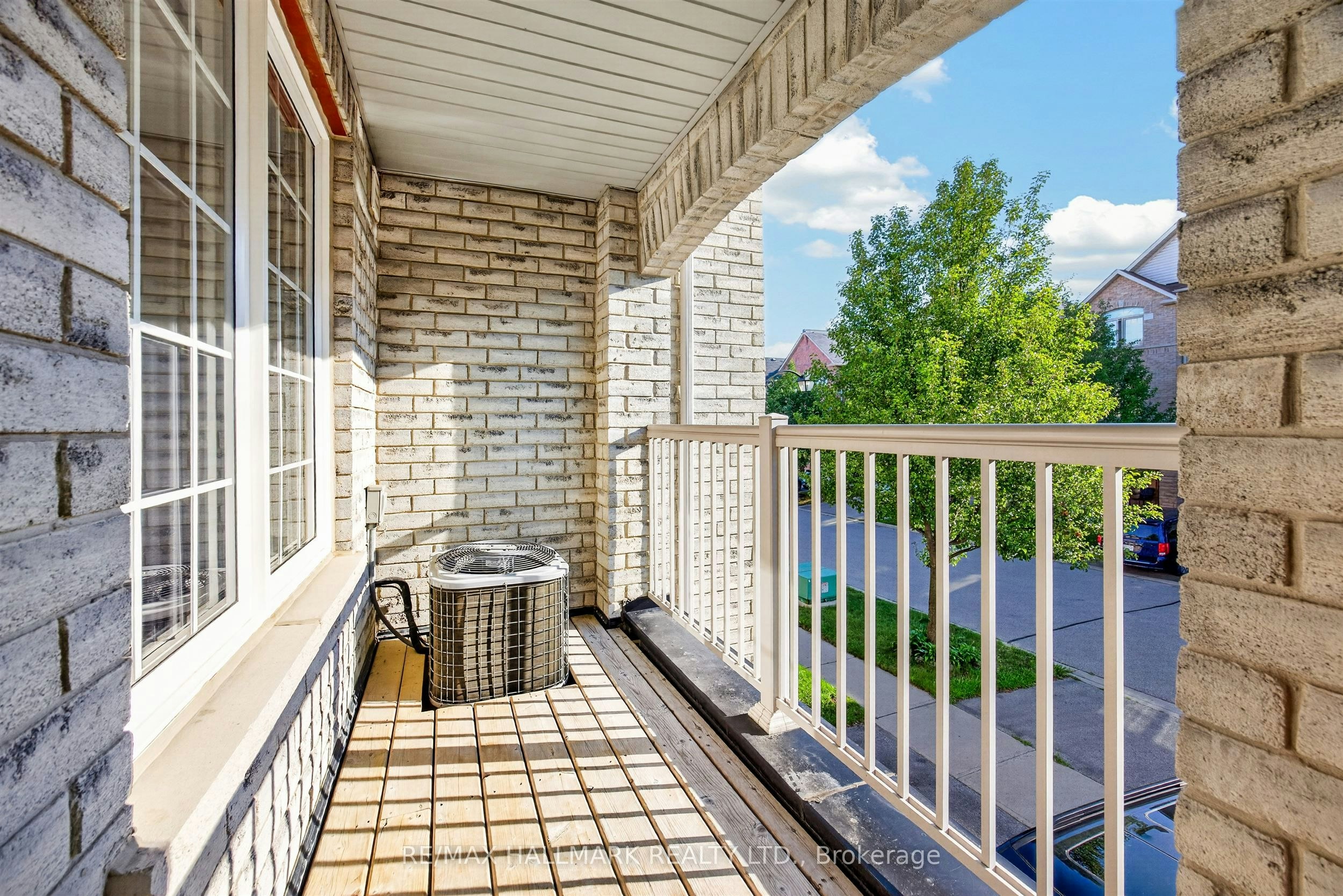 10 Linnell Street, Ajax, ON, L1Z 0K9 - 42