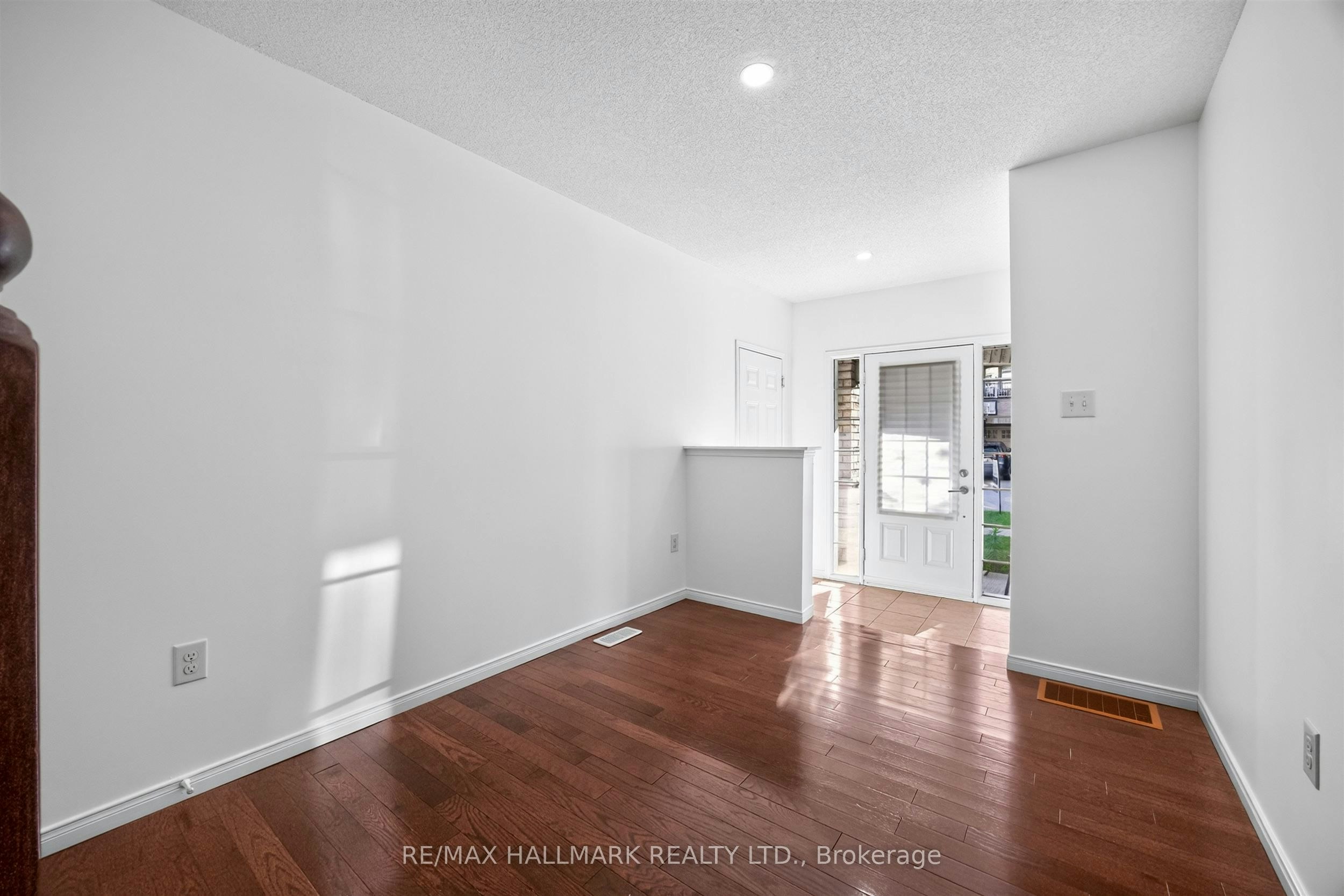 10 Linnell Street, Ajax, ON, L1Z 0K9 - 10