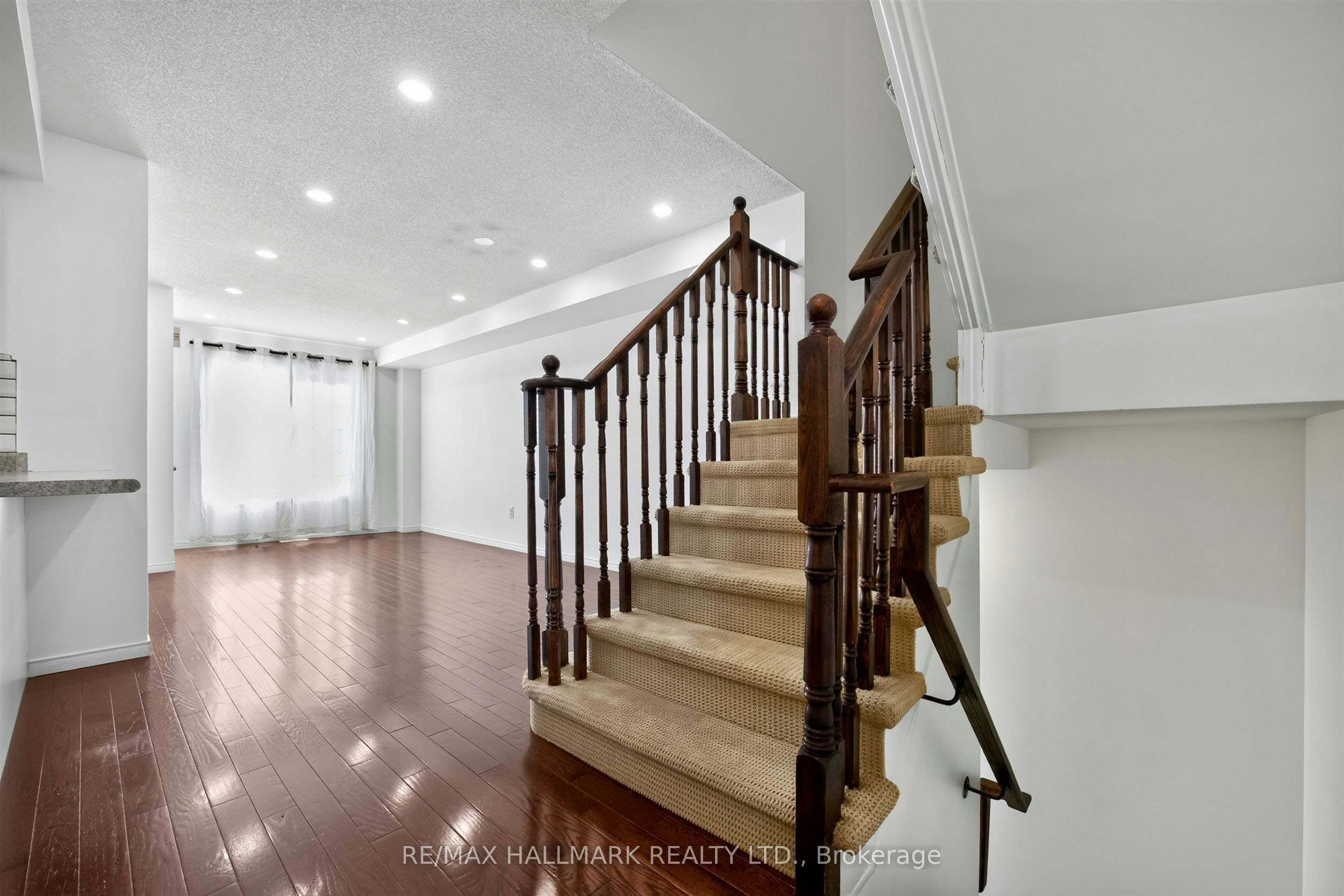 10 Linnell Street, Ajax, ON, L1Z 0K9 - 12