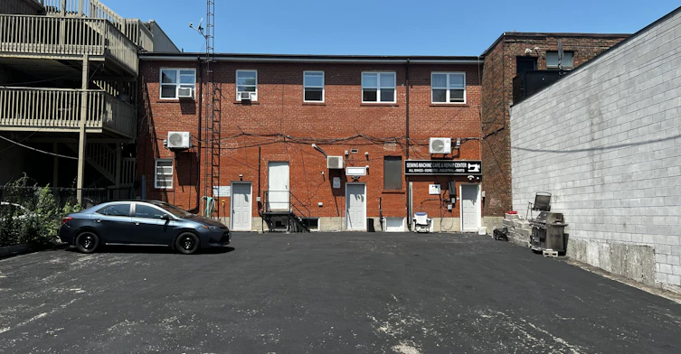 1-885A O'connor Drive, Toronto, ON, M4B 2S7 - 2