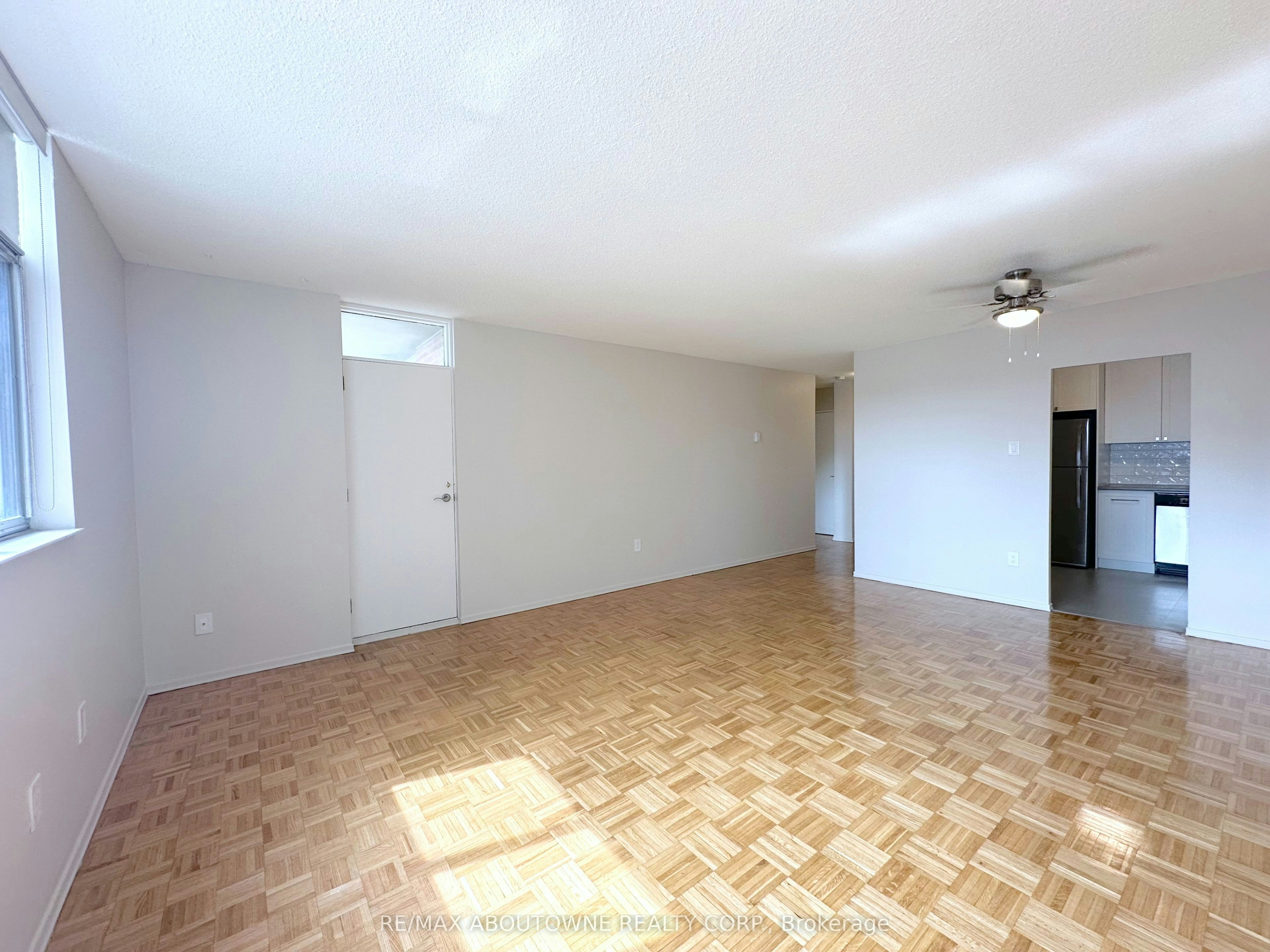 1021-30 Denton Avenue, Toronto, ON, M1L 4P2 - 5